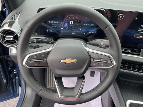 New 2026 Chevrolet Equinox LT w/ Convenience Package II FWD image 11