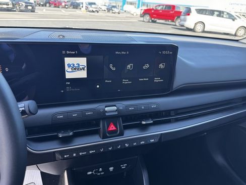 Used 2025 Kia K4 LXS image 17