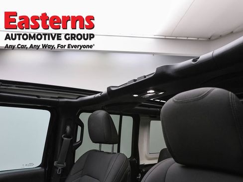 Used 2023 Jeep Wrangler Unlimited w/ Sun & Screen Package AWD/4WD image 36