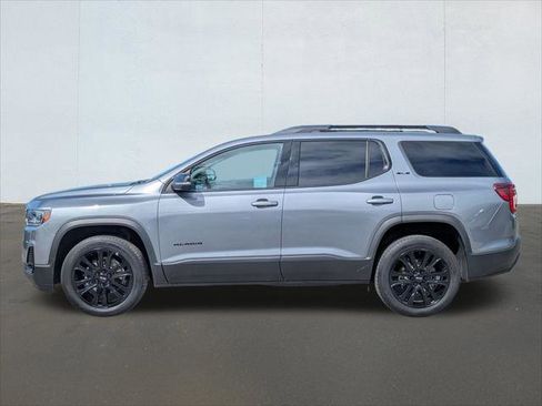 Used 2022 GMC Acadia SLE w/ Driver Convenience Package image 2