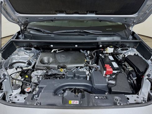 Used 2025 Toyota RAV4 XLE FWD image 27