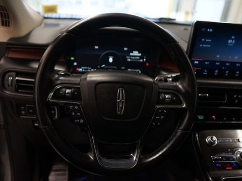 Used 2022 Lincoln Nautilus Reserve AWD/4WD image 21