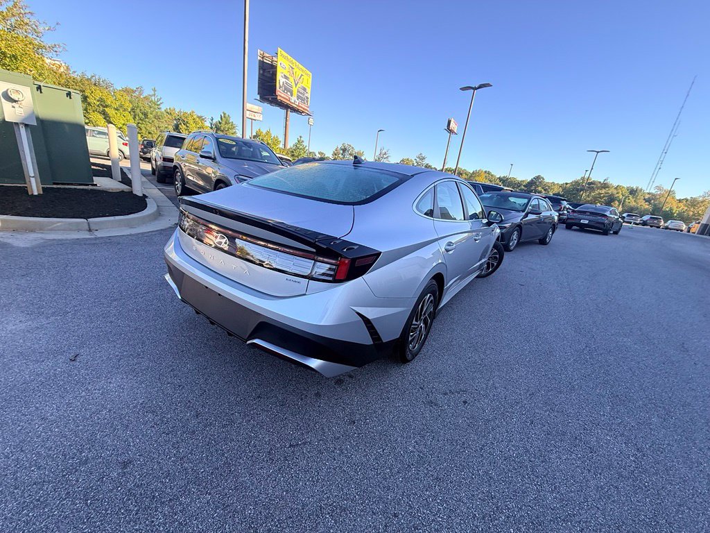 Certified 2026 Hyundai Sonata Blue FWD image 5