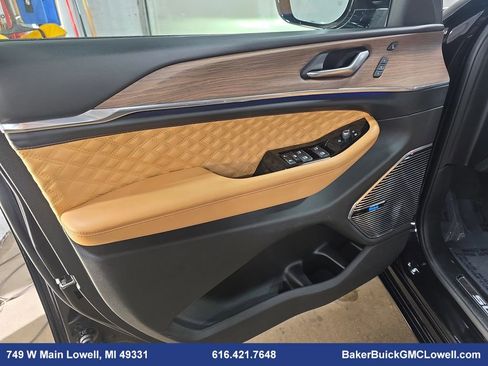 Used 2022 Jeep Grand Cherokee L Summit w/ Advanced Protech Group IV image 32