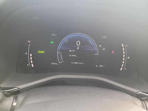 Used 2025 Toyota Camry SE FWD image 30