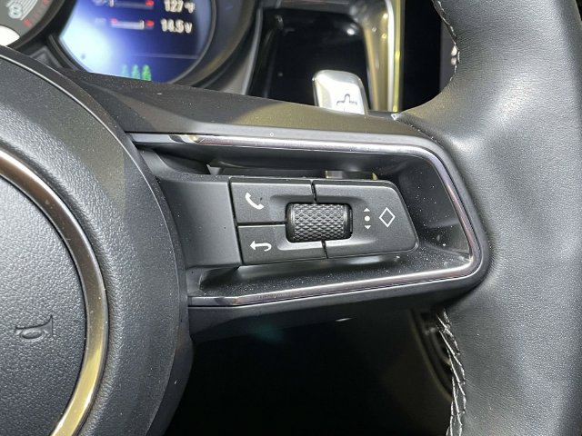 Certified 2026 Porsche Macan AWD/4WD image 40