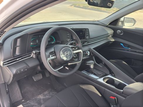 New 2025 Hyundai Elantra Blue image 12