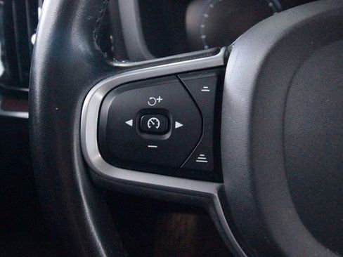 Used 2021 Volvo S60 T5 Momentum w/ Premium Package image 17