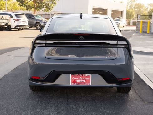 New 2026 Toyota Prius Plug-In Hybrid FWD image 6