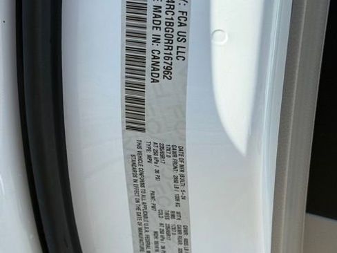 Used 2024 Chrysler Pacifica Touring-L image 31