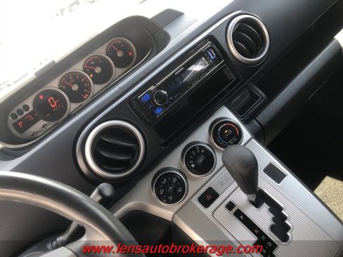 Used 2010 Scion xB FWD image 14