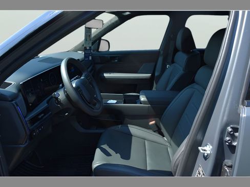 New 2026 Hyundai Santa Fe Calligraphy FWD image 9