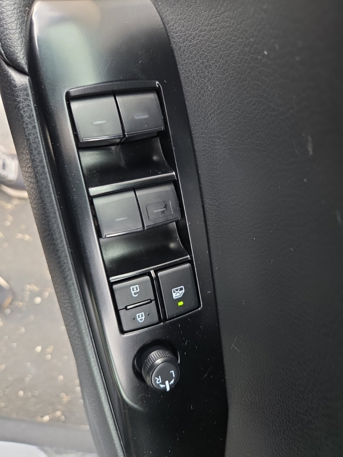 Used 2025 Toyota Camry XLE FWD image 20