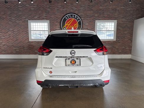 Used 2018 Nissan Rogue S image 37