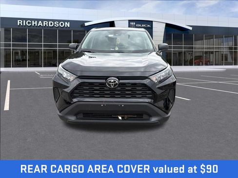 Used 2022 Toyota RAV4 LE AWD/4WD image 4