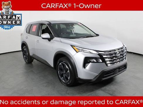 Certified 2025 Nissan Rogue SV image 5