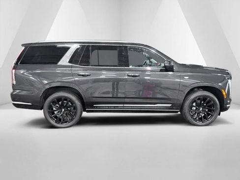 Used 2025 Cadillac Escalade Premium Luxury w/ Touring Package image 8