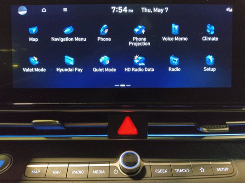 Used 2024 Hyundai Elantra SEL FWD image 25