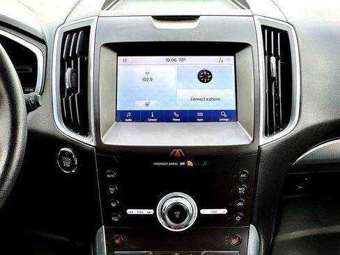 Used 2020 Ford Edge Titanium image 29