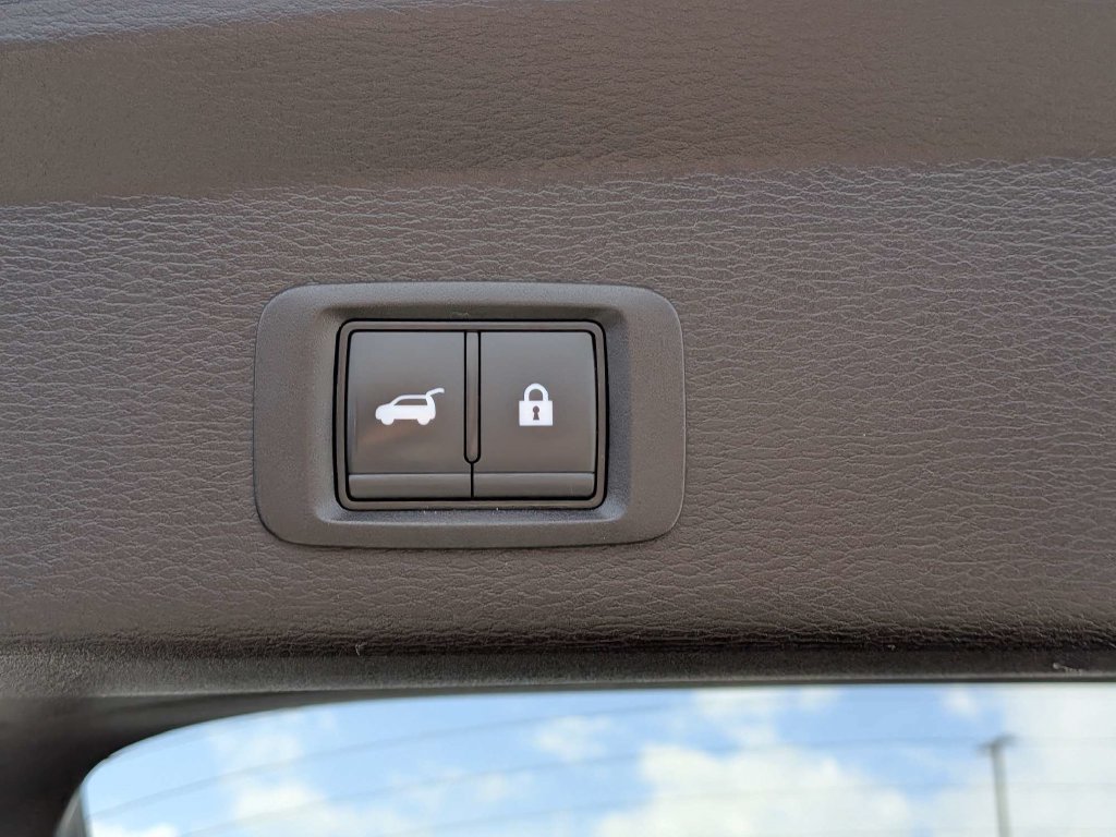 Used 2025 Mitsubishi Outlander SE FWD image 11