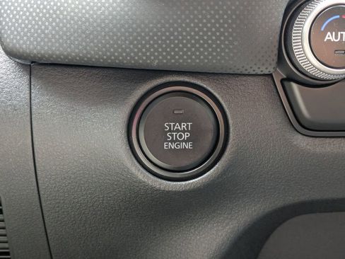 Used 2025 MAZDA CX-50 AWD 2.5 S w/ Premium Package image 17