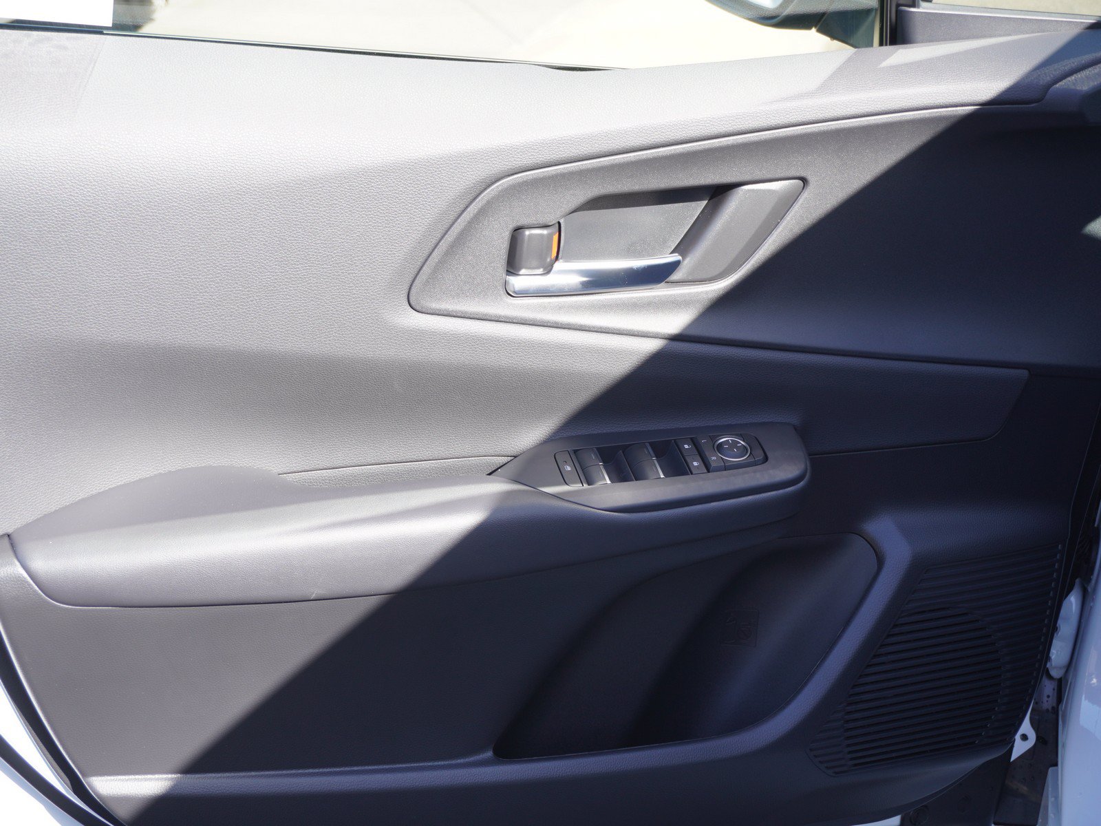 New 2027 Toyota Prius Plug-In Hybrid FWD image 18