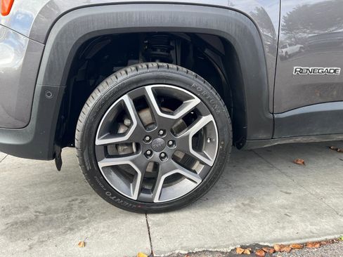 Used 2021 Jeep Renegade Latitude w/ Luxury Group I AWD/4WD image 23