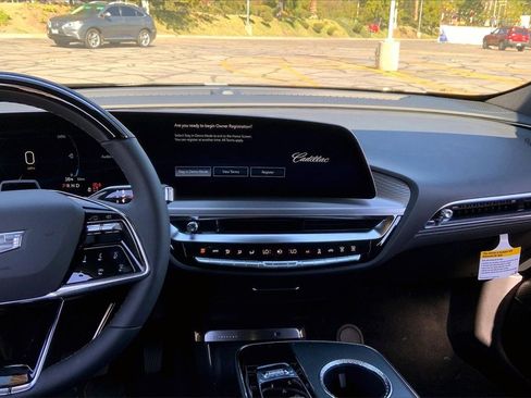 New 2026 Cadillac Lyriq Luxury image 8