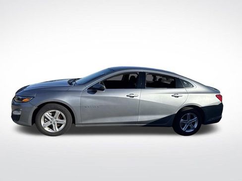Used 2024 Chevrolet Malibu LT image 2