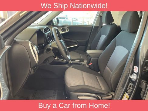 Used 2025 Kia Soul FWD image 8
