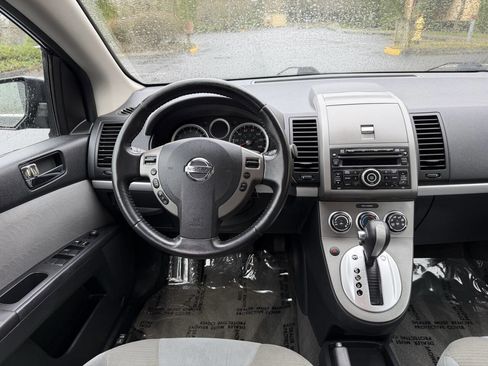Used 2010 Nissan Sentra 2.0 SR w/ Convenience Pkg image 17