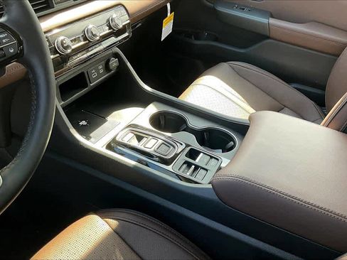 New 2025 Honda Pilot Elite image 13
