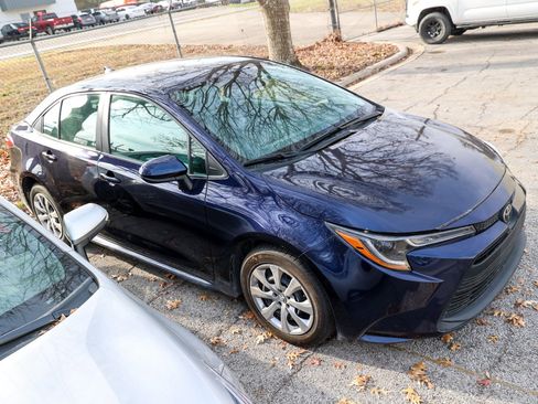 Used 2024 Toyota Corolla LE image 7