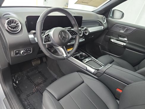 New 2026 Mercedes-Benz GLB 250 4MATIC image 17