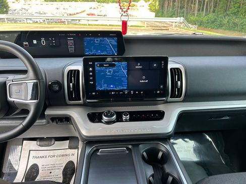 Used 2025 Ford Expedition Max Active AWD/4WD image 19