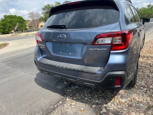 Used 2018 Subaru Outback 2.5i Limited image 13
