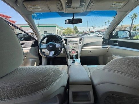 Used 2010 Subaru Outback 2.5i Premium AWD/4WD image 23