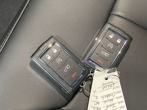 New 2025 Jeep Grand Cherokee L Limited w/ Black Appearance Package image 30