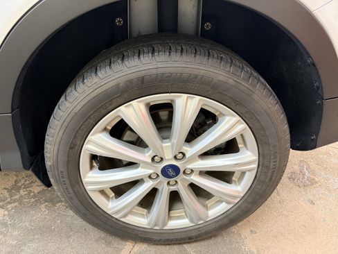 Used 2019 Ford Escape SEL AWD/4WD image 11