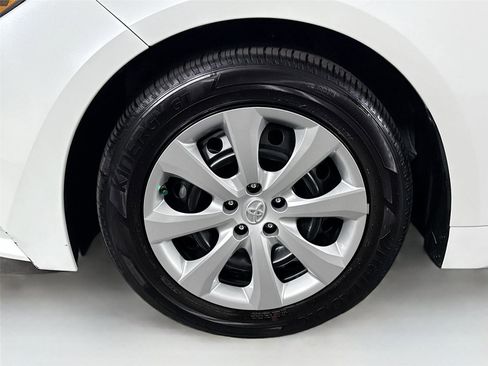Used 2023 Toyota Corolla LE FWD image 41