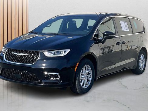 New 2026 Chrysler Pacifica Select FWD image 4