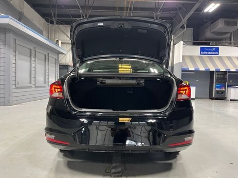Used 2019 Hyundai Elantra Value Edition FWD image 9