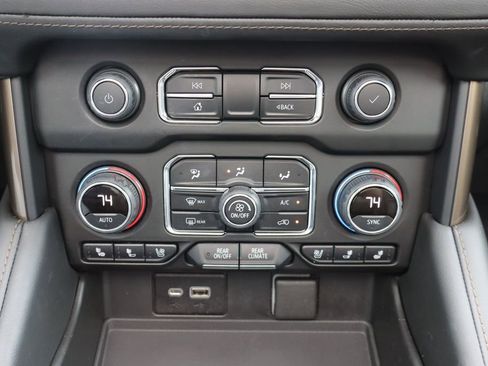 Used 2022 Chevrolet Tahoe High Country image 12