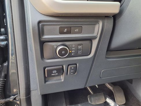 Certified 2022 Ford Expedition XLT image 24