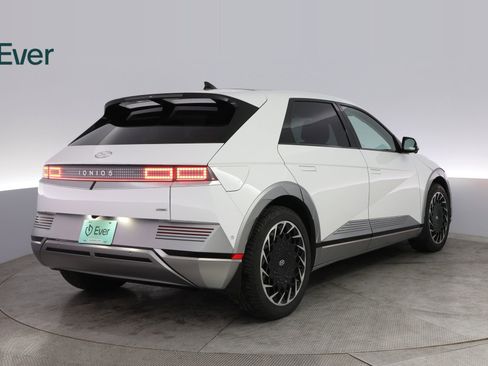 Used 2023 Hyundai Ioniq 5 Limited image 3