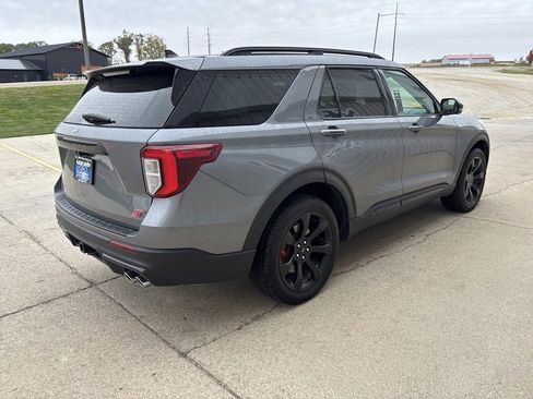 Used 2022 Ford Explorer ST w/ Equipment Group 401A image 4