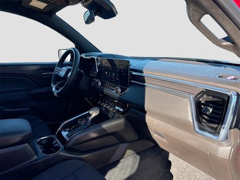 Used 2025 GMC Canyon Elevation image 27