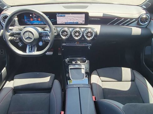 Used 2025 Mercedes-Benz CLA 35 AMG 4MATIC image 21
