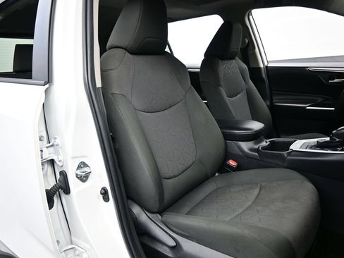 Used 2024 Toyota RAV4 XLE w/ Convenience Package AWD/4WD image 14