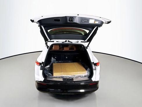 New 2026 Toyota Crown Signia image 24